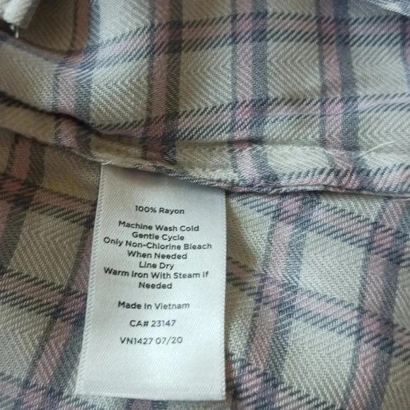 Talbots plaid top balloon sleeves buttons down  size Medium petite - Picture 5 of 8